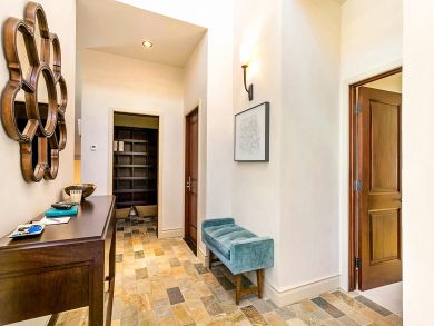 The Ultimate Accommodation Exceptional Interior Posh !